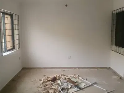 Clean 2 Bedroom Flat