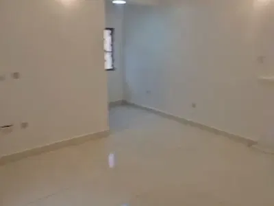 Spacious One Bedroom Flat with Dining