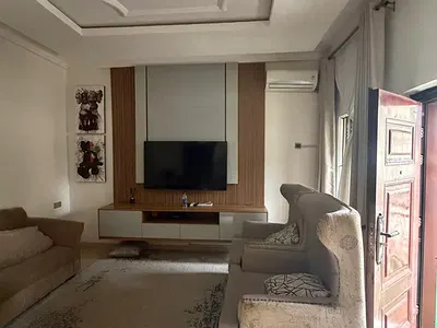 Beautiful Spacious 3 Bedroom Apartment