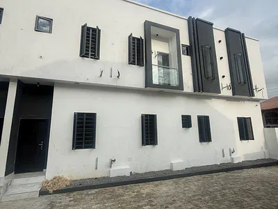 2 Bedroom Maisonette with En-Suite Rooms