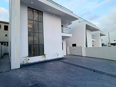 Newly Built 4 Bedroom Fully Detached Duplex with a Cinema Room