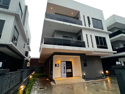 Luxury Designed 6-Bedroom Detached Duplex