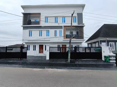 Stunning 4 Bedroom Semi Detached Duplex with BQ