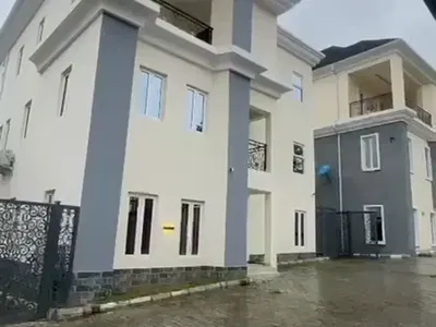 Standard Spacious 6 Bedroom Apartment — Asokoro District, Abuja