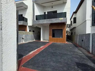 Beautifully Built 4 Bedroom Detached Duplex with BQ and Swimming Pool