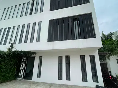 Well Finished Self Serviced 2 Bedroom Maisonette