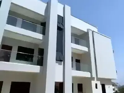 Luxury & Fully Furnished Block of 6-Unit Apartments with Pool