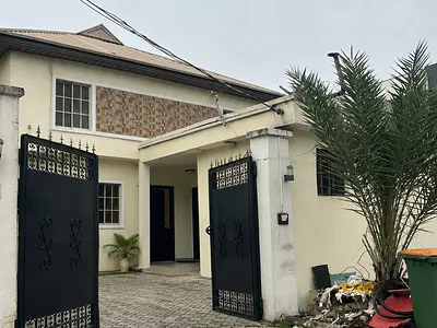 4 Bedroom Detached House with Spacious Living Room
