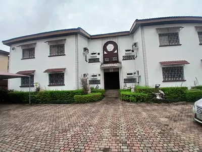 Upscale 3 Bedroom Apartment with BQ