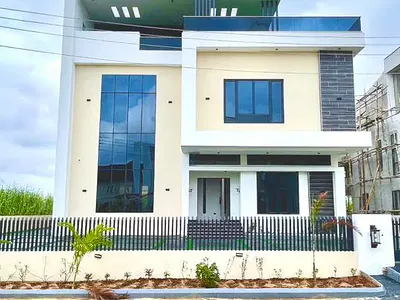 Luxury 6 Bedroom Fully Detached House with 2 Room BQ