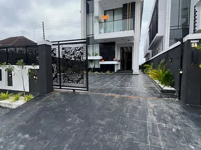 5 Bedroom Fully Detached Duplex