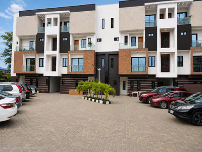 Serviced 4bedroom Maisonette