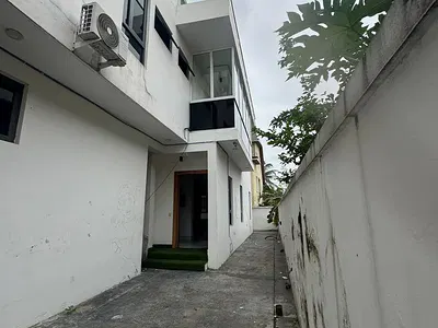 5 Bedroom Fully Detached House with a Room BQ (Flood Free)