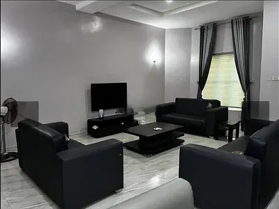 4 Bedroom Semi Detached House
