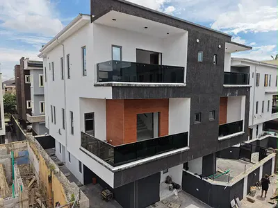 5 Bedroom Detached Duplex