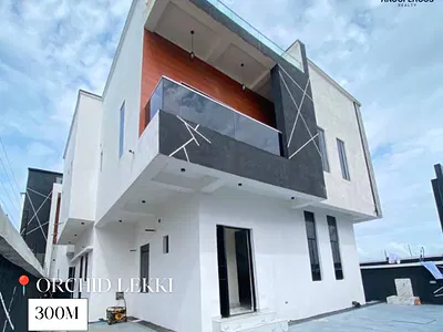 Nicely Built 5 Bedroom Home