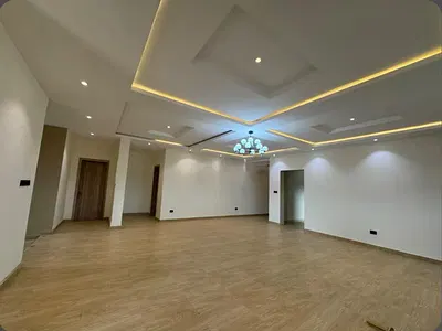 A Luxury 5 Bedroom Penthouse with Lot of Balconies