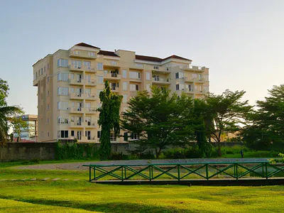 Luxuriously Built and Lake-View Furnished 3bedroom Flat