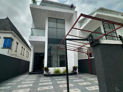 5 Bedroom Fully Detached Duplex with BQ and Pool