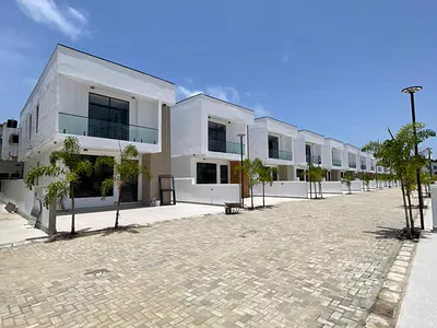 Luxury 4 Bedroom Fully Detached Duplex for Sale