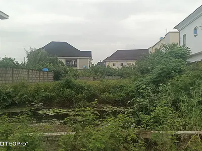 Land Measuring 450 Square Meter