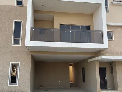 4 Bedroom Terrace with a BQ