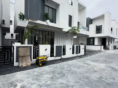 5 Bedroom Detached Duplex with BQ