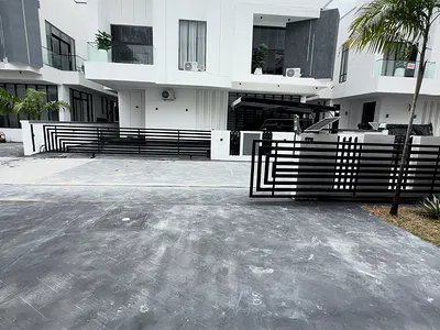 5 Bedroom Detached Duplex with BQ