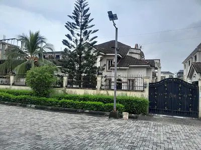 10 Bedroom Detached Duplex