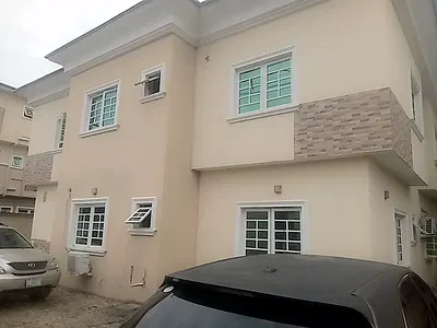 A Neatly and Massively Built 3 Bedroom