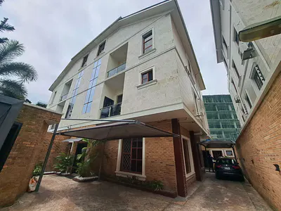 Five (5) Bedroom Semi Detached Duplex with Boysquaters