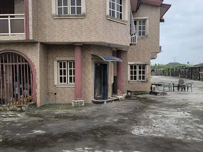 Spacious 6 Bedroom Fully Detached Duplex