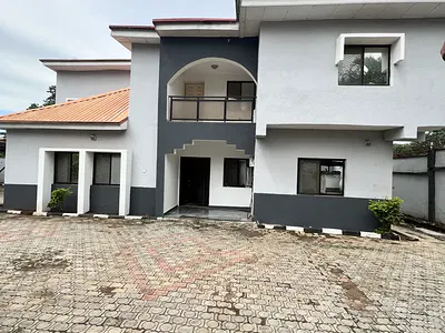Luxury 5 Bedroom Detached Duplex