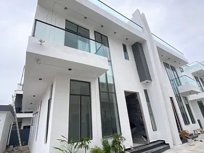 Newly Built 5 Bedroom Semi Detached Smart House with BQ