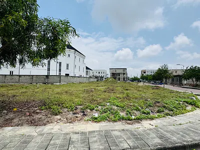 550 Square Meters Premium Corner Piece Land