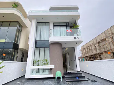 Exclusive 5 Bedroom Newly Built Detached Smart House with BQ and Pool