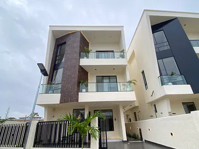 5bedroom Brand New Luxurious Detached Smart House with Pool & Cinema