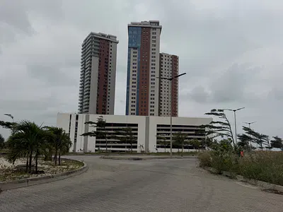 3 Bedrooms Flat with BQ