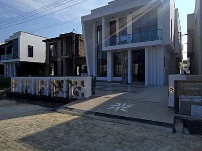 Newly Built 5 Bedroom House