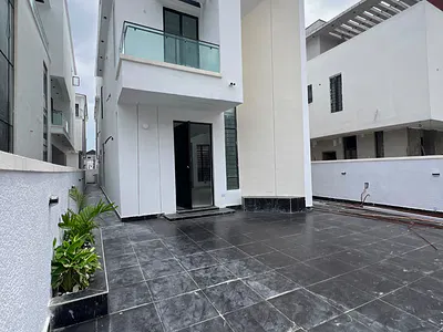 Contemporary 5 Bedroom Detached Duplex — Chevron, Lekki, Lagos