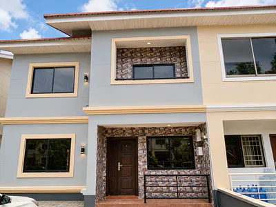 Luxury 4-Bedroom Semi-Detached Duplex with BQ