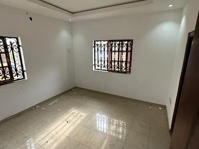 Standard One Bedroom Apartment in a Decent Neighborhood
