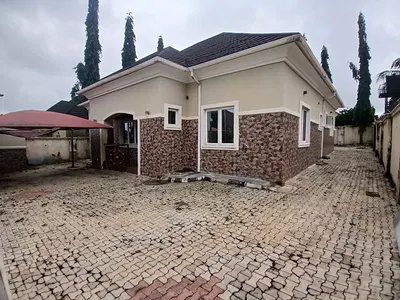 Tastefully Finished 5 Bedroom Detached Bungalow
