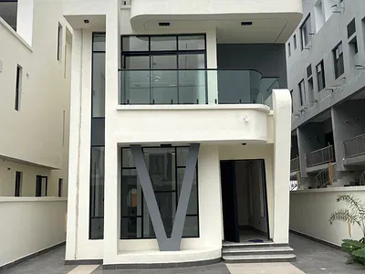 One of the Most Beautiful 5 Bedroom Duplex in Lekki Phase 1
