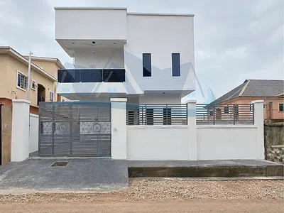 Exquisitely Built 4 Bedroom Fully Detached Duplex in a Prime Estate