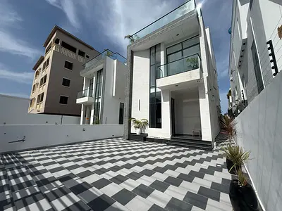 5 Bedroom Detached Duplex + Swimming Pool