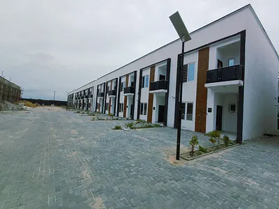 Modern 3 Bedroom Terrace Duple Ith Swimming Pool, Gym, Football Pitch