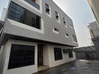 6 Bedroom Fully Detached Duplex