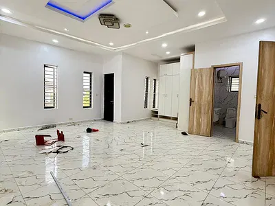 Massive 5 Bedroom Fully Detached Duplex in a Serene Estate