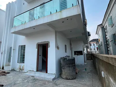 5 Bedroom Detached Duplex